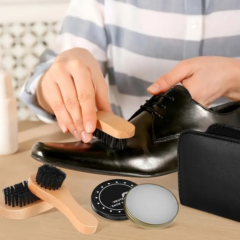 1set   tools 3pcs wooden shoe brushes 2pcs shoe wax 1pc shoe horn leather   set suitable for home and travel use 5