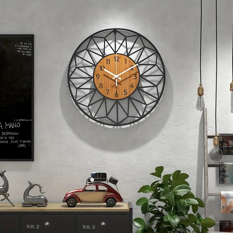 1 件30cm（12inch）/34cm(14inch)/40cm(16inch)金属镂空挂钟，时尚仿真木纹挂钟，静音时钟，适用于生日、圣诞节、新年装饰，适用于客厅卧室、房间装饰、家居装饰、厨房、办公室装饰静音挂钟表 商品详情 2
