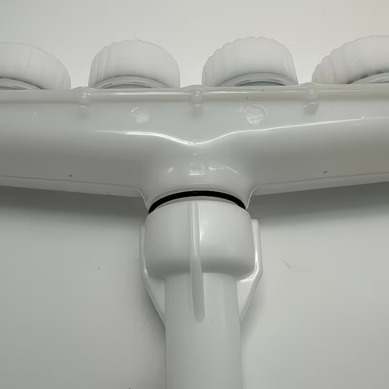 1个可调节六向花园洒水器 - 高流量塑料喷嘴,适用于草坪/庭院/蔬菜 | 无需电池设计,软管连接器,双色黑/黄 商品详情 6