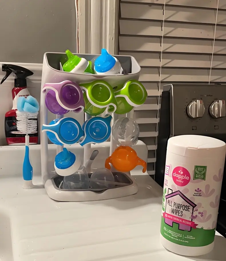 瓶子干燥架,储物架,可容纳多达9个瓶子、奶嘴、吸乳器部件及其他配件,立式设计占地小巧节省柜台空间 商品详情 9