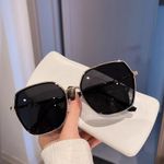 product_image_name-Generic-Women Oversized Aviator Sunglasses-1