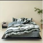 Spice Bedsheets 3 pieces Queen Size Bedsheet- Black And White