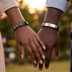 Fashion 2pcs couple bracelet set with adjustable silicone bands and crown pattern – Black/Silver - image 3