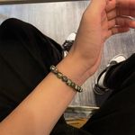 CALLIARA Minimalist Green-Gold Crackle Bracelet Men's Geometric Cut Beaded Bracelet High-End Retro Glass Jewelry - image 3