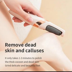 Ba Foot care dula-purpose (dry/wet) potable rechargeable electric callus remover 