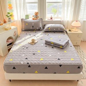 OMAMA HOME TEXTILE Quilted Mattress Cover Set with 2 Pillow Covers – Geometric Pattern Bed Protector
