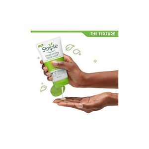 Simple Moisturising Facial Wash Kind To Skin - 150 ml- green