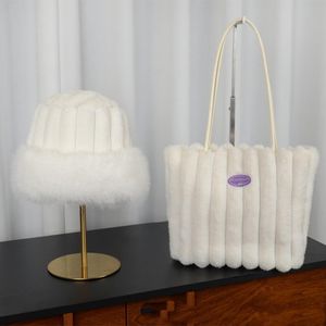 China Image Faux 2in1 ladies bag and cap