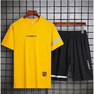 Men's Short Sleeve Shorts T-shirts Sunset Beach Print Sets-Yellow