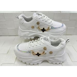 Chic Ladies fashion sneakers 