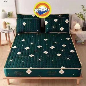 OMAMA HOME TEXTILE Quilted Mattress Cover Set with 2 Pillow Covers – Geometric Bed Protector for King, Queen & Double Beds