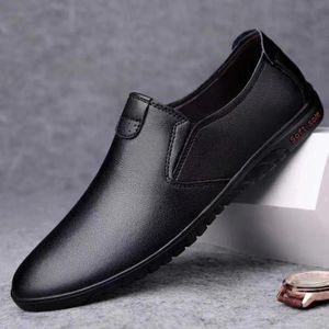 GALUIN Men's Casual Shoes Soft Sole Breathable Slip-On Loafers - Black