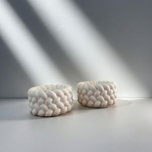 Decorative 1 piece knit candle holder