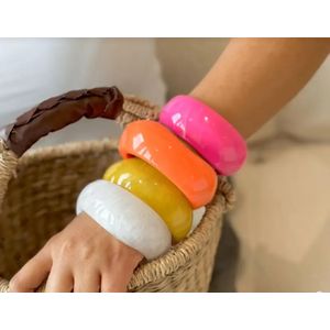 4 pcs Chunky Acrylic Bangle Bracelets Set – Multicolors – Fashionable Summer Accessorizing for Women
