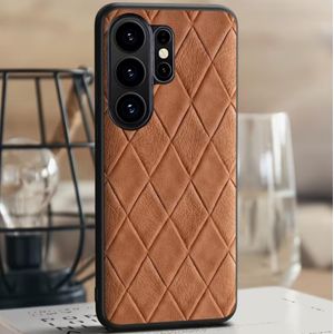 New Elegant Smartphone Case With Accurate Hole Positioning and Enhanced Faux leather for Optimum Protection Against Shocks and Falls - Brown 