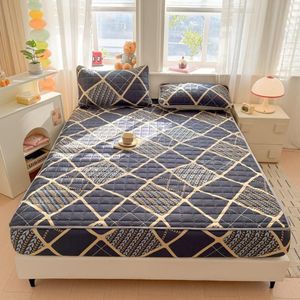 OMAMA HOME TEXTILE Quilted Mattress Cover Set with 2 Pillow Covers – Geometric Bed Protector for King, Queen & Double Beds