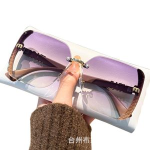 Women's Gradient Sunglasses UV Protection - Included Leather Case Cleaning Cloth