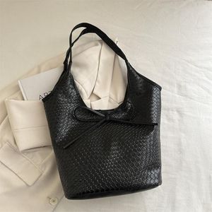 GALUIN Women's shoulder bag, casual retro style, large capacity.