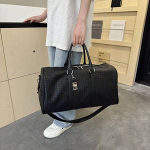BLACK Large Capacity Travel Duffle Bag with Woven Design, 2-in-1 Top Handle & Crossbody Weekender Carry-On Bag for Men & Women
