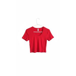 Short-Sleeve Solid Red Scoop-Neck Crop Top