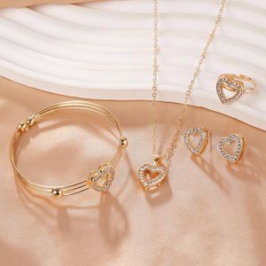 4pcs/Set Cute Heart Shaped Bracelet Neclace Earrings Sets Jewelry Crystal Kid Children Lovely Gold Color Jewelry Sets for Girl