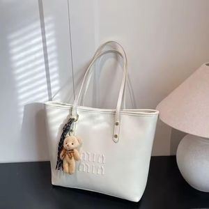 Luxurious and quality ladies handbag 