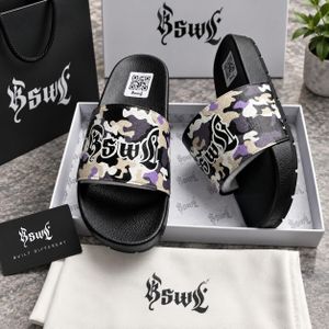 Slide sandals / Slip-on sandals
