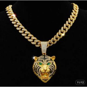 AD Gold  Necklace with Sparkle Blinks - Gold