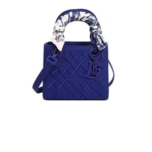 Fashion All Cross-border Bestseller Intricately Embroidered Versatile New Stylish Silk Scarf Tote Womens High-end Shoulder Zipper Single