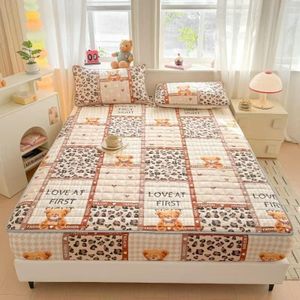 OMAMA HOME TEXTILE Quilted Mattress Cover Set with 2 Pillow Covers – Geometric Pattern Bed Protector