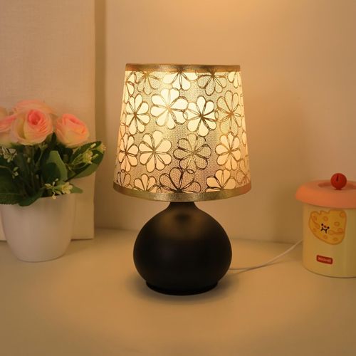 product_image_name-Generic-Modern Nordic retro-style fabric table lamp, featuring a floral pattern, metal base, fabric lampshade, and USB cable - a comfortable warm light table lamp with switch control.-6