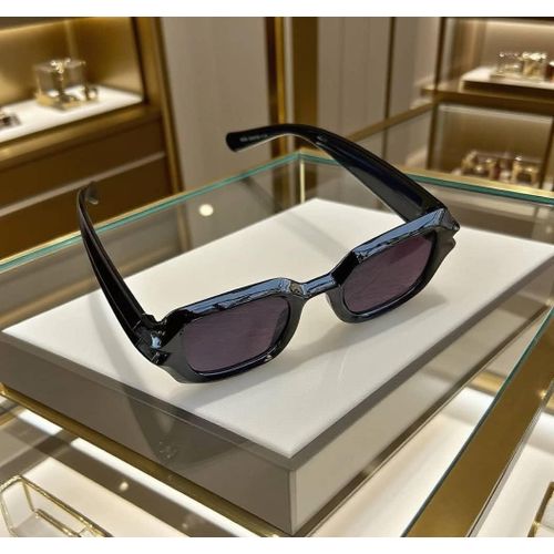 product_image_name-Generic-Classic Bold Rectangular Sunglasses.-3