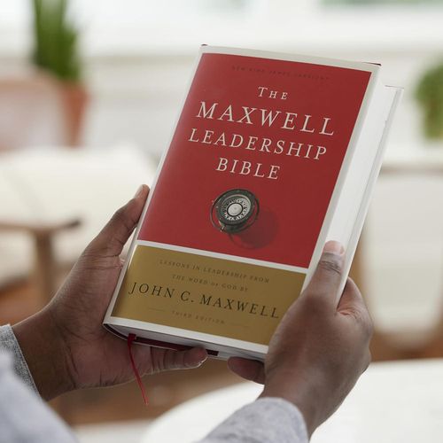 product_image_name-Thomas Nelson-Maxwell Leadership Bible-2