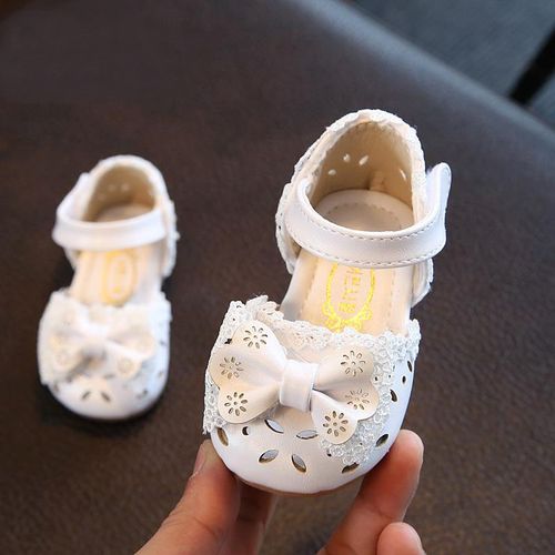 Buy Beautiful Baby Sandals in Gold Color, Girl Baby Shoes, Baby Shoes, Baby  Sandals, Huarachitos Para Bebita Color Oro De Suela Suave, Online in India  - Etsy