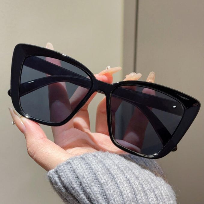 VOGUE BAZAAR Large Cat-eye Fashionable Oversize Sunglasses for Women Men, Classic Black Frame, UV400 Protection Unisex - Image 5